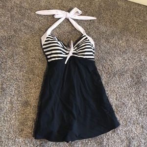 NWOT Women’s One piece bathing suit size Medium